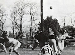 2009 Great Moment - 1975 QB Gallagher throws
