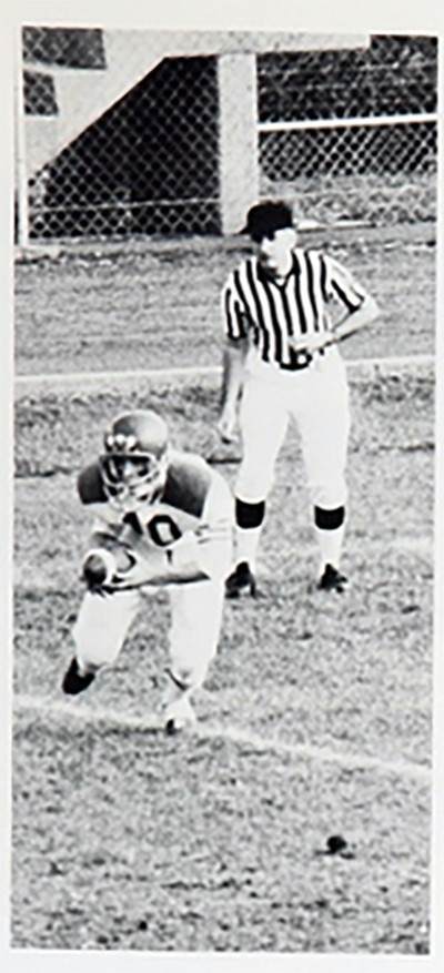 1975 Football Action Shot 12 Eli Weissman with the ball